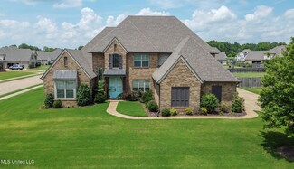 7070 Hawks Crossing Dr E, Olive Branch, MS 38654