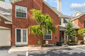 626 Smithfield Rd Unit 704, North Providence, RI 02904