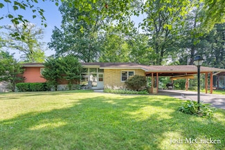 934 Park St, Belding, MI 48809
