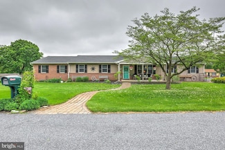 1 Eric Rd, Ronks, PA 17572