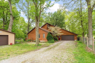22000 East Rd, Carlyle, IL 62231