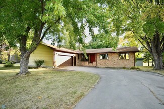 2510 N River Dr, Moorhead, MN 56560