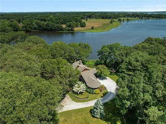 17 Pojac Point Rd, North Kingstown, RI 02852