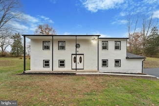 2672 Crownview Rd, Pottstown, PA 19464