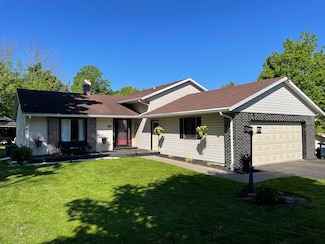 10 Riverside Pkwy, Massena, NY 13662