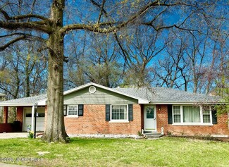 968 Westwood Dr, Jefferson City, MO 65109