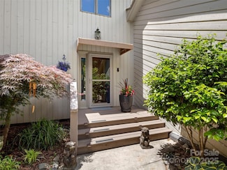 118 Cloverleaf Ln, Asheville, NC 28803