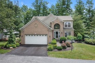 724 Sagewood Ln, Chagrin Falls, OH 44023