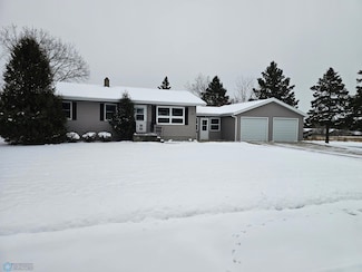 48 4th St NE, Blackduck, MN 56630