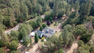 151 Hartsfield Ln, Merlin, OR 97532