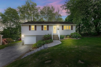 47 Upland St, Auburn, MA 01501