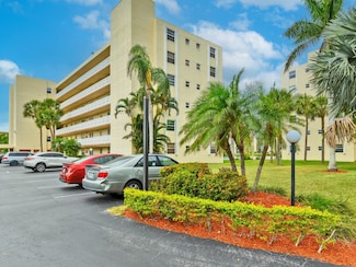 121 SE 3rd Ave Unit 204, Dania Beach, FL 33004