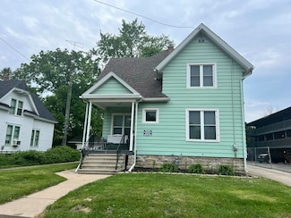 842 Vine Ave, Oshkosh, WI 54901
