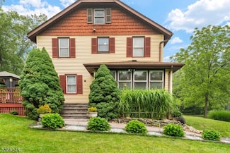159 Oak Ridge Rd, Oak Ridge, NJ 07438