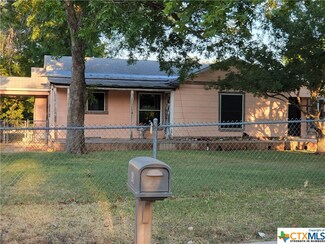 1902 S Wall St, Belton, TX 76513