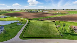 1122 Pelican Dr, Kalona, IA 52247