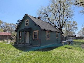 587 1/2 W Fillmore St, Burns, OR 97720