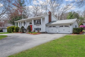 19 Greenbrier Rd, Greenville, RI 02828