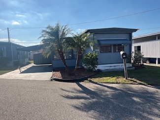 457 Holiday Blvd, Lakeland, FL 33815