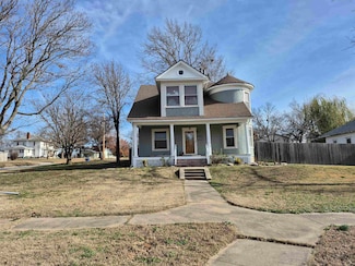 320 N School St, Eureka, KS 67045