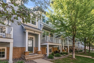 1666 Village Trail E Unit 6, Saint Paul, MN 55109