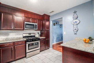 93 Park Ave Unit 1204, Danbury, CT 06810