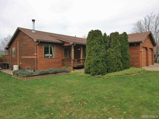 6366 Versailles Rd, Lake View, NY 14085