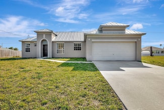 423 NW Ravenswood Ln, Port Saint Lucie, FL 34983
