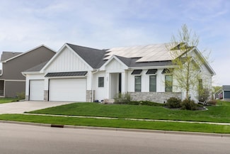 409 Peterson Trail, Oregon, WI 53575