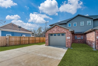 2212 N Hickory St, Sherman, TX 75092