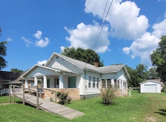 104 S Jackson St, Palestine, IL 62451