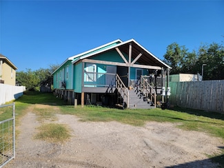 715 11th St Unit A and B, Dickinson, TX 77539