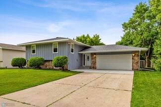 2214 28th Ave S, Fargo, ND 58103