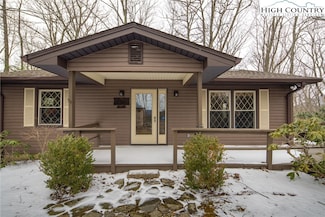 329 Maplewood Cir, Boone, NC 28607