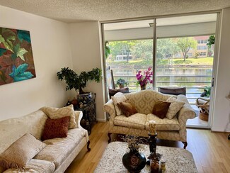 9281 Sunrise Lakes Blvd Unit 210, Sunrise, FL 33322