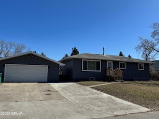 616 Neill St, Buxton, ND 58218