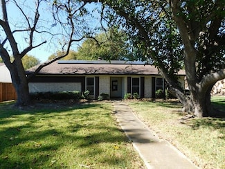 1507 Creekwood Ln, Mesquite, TX 75149