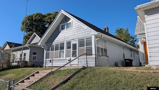 1944 S 11th St, Omaha, NE 68108