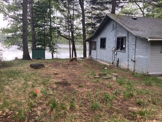 13701 Jewett St, Gowen, MI 49326