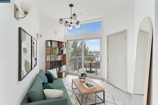 410 Webster St Unit 5, Oakland, CA 94607