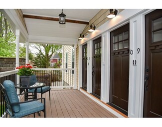 11 Fields Ct Unit 11, Melrose, MA 02176