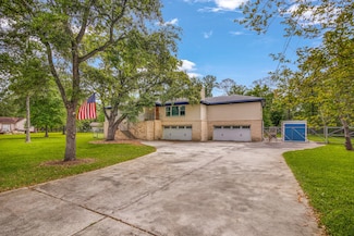 1010 Rosewood Dr, Dickinson, TX 77539