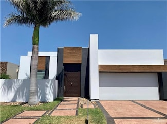 302 Grovewood Ave, Mission, TX 78572