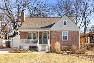 1115 Cherry St, Wheaton, IL 60187