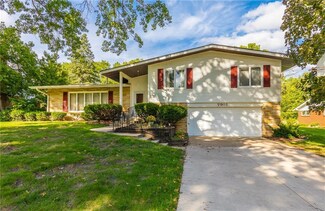 7901 Marilyn Dr, Windsor Heights, IA 50324