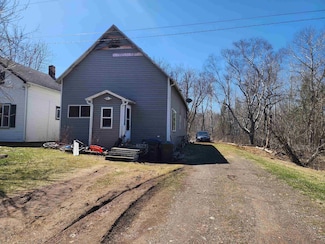 208 Pioneer Dr, Wrenshall, MN 55797