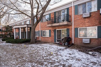2411 S Goebbert Rd Unit G206, Arlington Heights, IL 60005