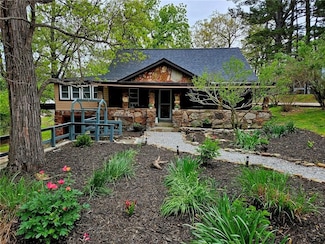 52 Wall St, Eureka Springs, AR 72632