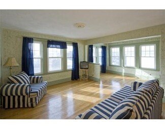 18 Almont St, Winthrop, MA 02152