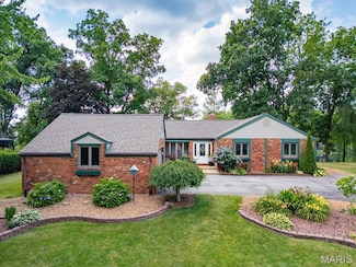44 Matterhorn Dr, Glen Carbon, IL 62034